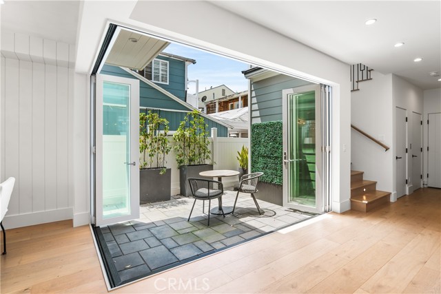 Detail Gallery Image 10 of 36 For 211 Topaz Ave, Newport Beach,  CA 92662 - 3 Beds | 3/1 Baths