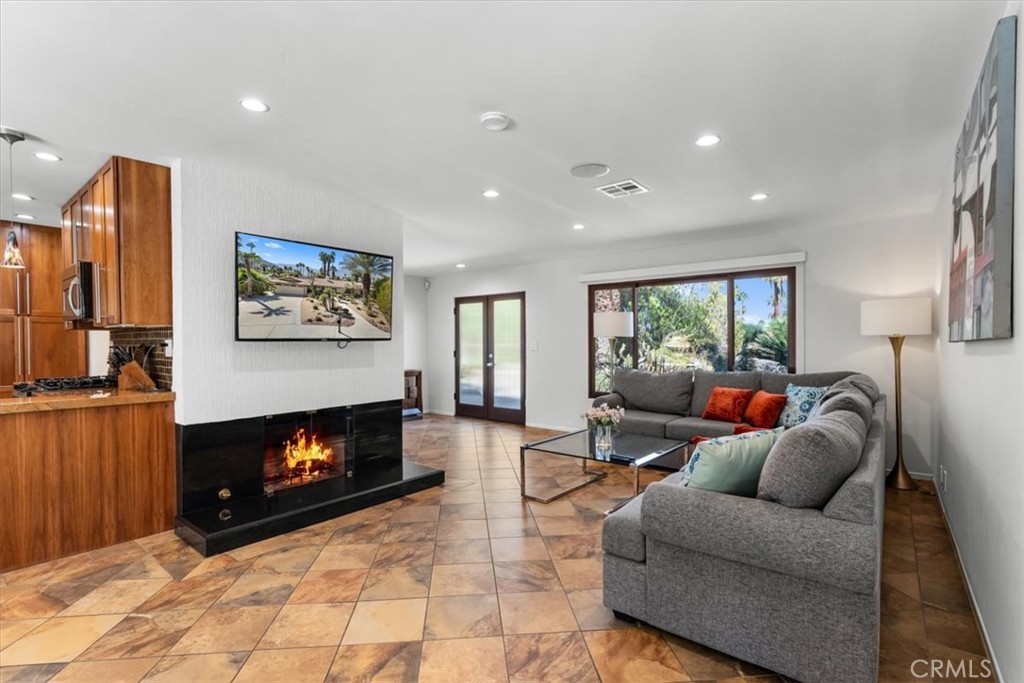 MLS #SR25252227 image #8