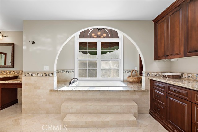 Image 28 of 56 For 30882 Via Colinas