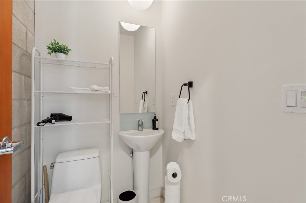 https://media.crmls.org/medias/425def58-b804-491e-a9e5-ef5183564fe4.jpg?preset=X-Large