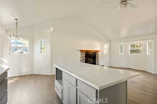 Detail Gallery Image 8 of 28 For 31471 Ocean View, Running Springs,  CA 92382 - 3 Beds | 2 Baths