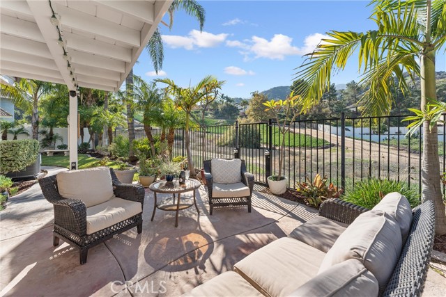 Detail Gallery Image 3 of 52 For 3480 Mountainside Cir, Corona,  CA 92882 - 4 Beds | 2/1 Baths