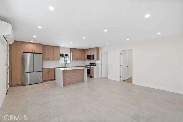 16511 San Fernando Mission Boulevard photo 10