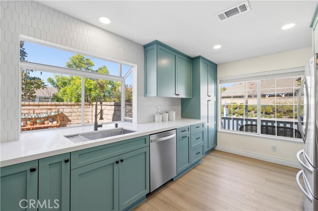 Detail Gallery Image 9 of 41 For 27209 Bidwell Lane, Valencia,  CA 91354 - 3 Beds | 2 Baths