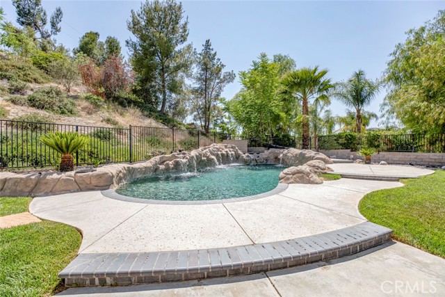 20128 Cavern Court, Saugus CA: https://media.crmls.org/medias/425f105d-6ee9-4b03-914b-450131cd1668.jpg