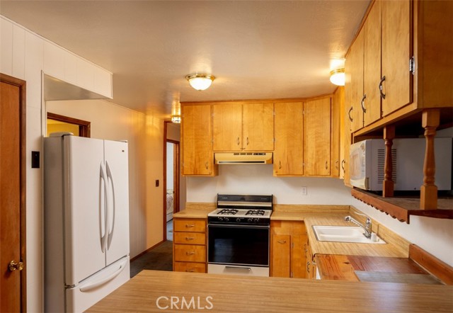 Detail Gallery Image 15 of 36 For 344 Downey Dr, Big Bear City,  CA 92314 - 4 Beds | 2/1 Baths