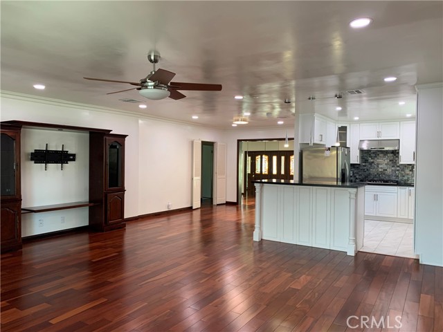 220 Laurel Avenue, Arcadia CA: https://media.crmls.org/medias/425f35dd-b55d-41b8-bfe9-bb0555703eb9.jpg