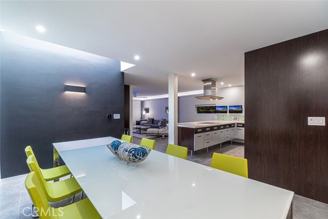 541 1st Street, Manhattan Beach, California 90266, 2 Bedrooms Bedrooms, ,2 BathroomsBathrooms,Residential,Sold,1st,SB23123581