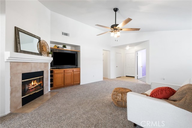 Detail Gallery Image 8 of 38 For 13293 Spicewood Ct, Victorville,  CA 92392 - 4 Beds | 2 Baths