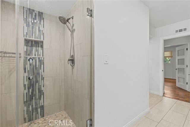 Detail Gallery Image 15 of 28 For 4506 El Abaca Pl, Tarzana,  CA 91356 - 4 Beds | 2/1 Baths