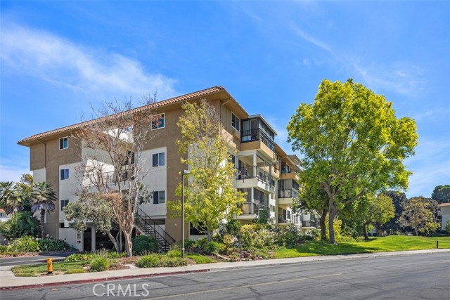 Detail Gallery Image 1 of 52 For 2388 via Mariposa West 3h,  Laguna Woods,  CA 92637 - 3 Beds | 2 Baths