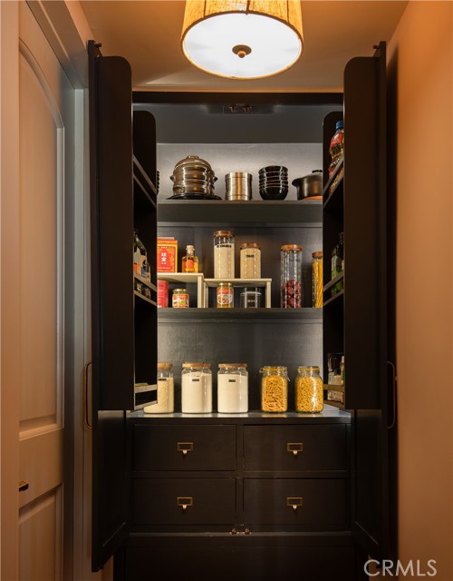 Image 22 of 53 For 734 Parkman