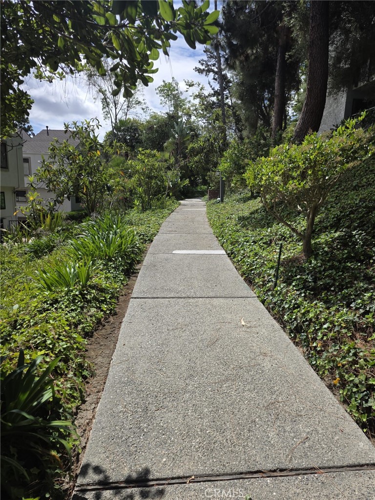 https://media.crmls.org/medias/42612f65-891c-49b2-801c-14ad89cfca4e.jpg?preset=X-Large
