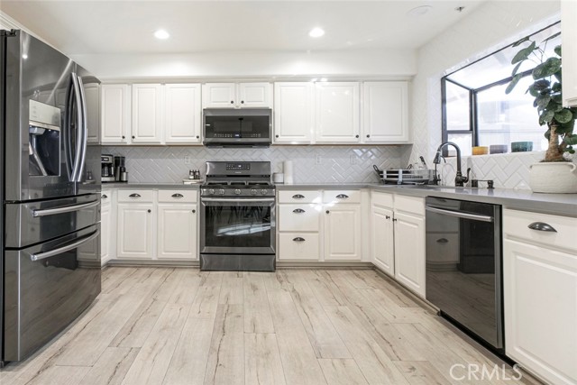 10894 Olinda Street, Sun Valley CA: https://media.crmls.org/medias/42615150-4668-4395-972c-96c9bb0f2098.jpg
