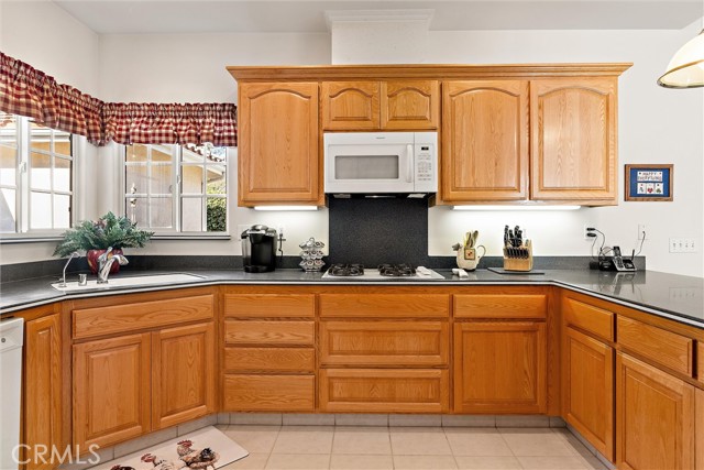 Detail Gallery Image 14 of 46 For 959 Vista Verde, Nipomo,  CA 93444 - 4 Beds | 3 Baths