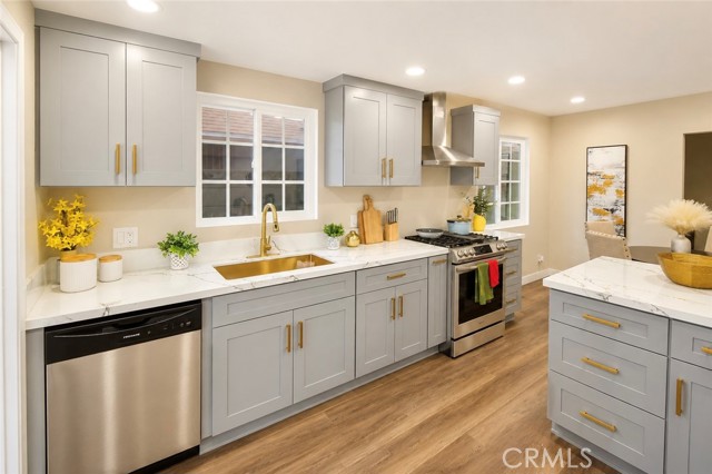 2332 Silverbay photo 21