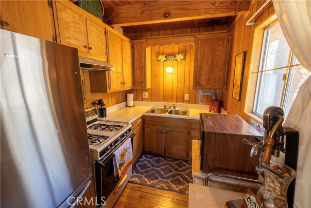 Detail Gallery Image 5 of 31 For 1090 W Alta Vista Ave, Big Bear City,  CA 92314 - 2 Beds | 1 Baths