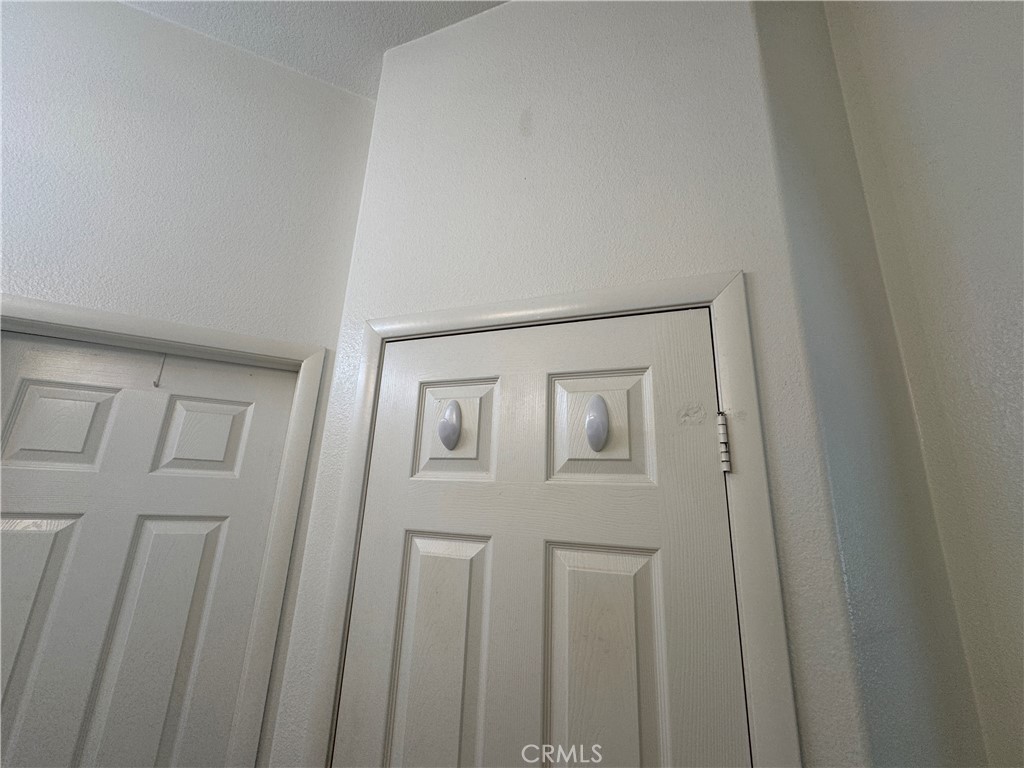 https://media.crmls.org/medias/42627ff9-9d8e-4c79-8273-670b09c1e85c.jpg?preset=X-Large