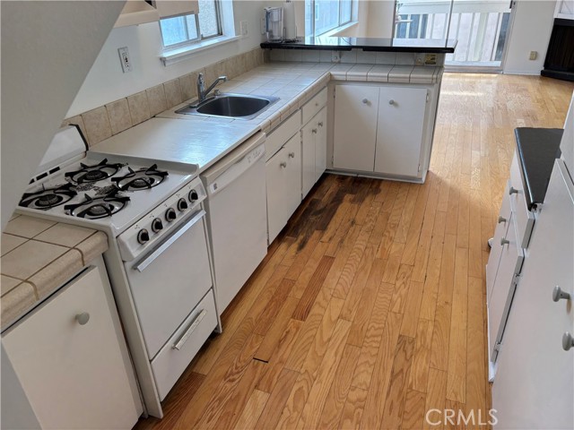 3513 Alma Avenue, Manhattan Beach CA: https://media.crmls.org/medias/426303c4-cc9b-4373-914f-0350a520cd76.jpg