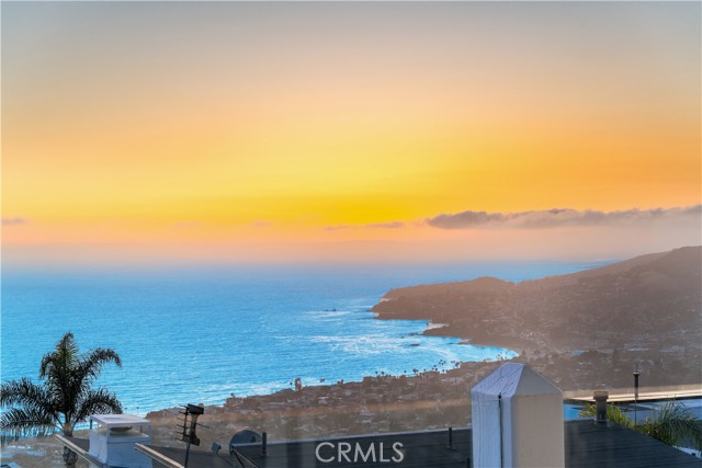 1091 La Mirada Street, Laguna Beach CA: https://media.crmls.org/medias/4263eb59-3a34-44a5-a7d8-a6298d7af330.jpg