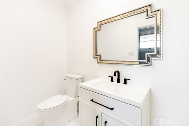 1281 E Orange Grove Boulevard, Pasadena CA: https://media.crmls.org/medias/42653ce0-fa5d-4856-af9f-a00c383b3f97.jpg