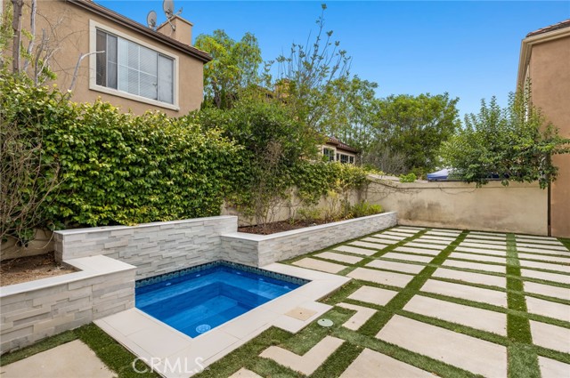 18 Lessay, Newport Coast CA: https://media.crmls.org/medias/42655a78-c5e2-49ed-90f6-feec8734bb96.jpg