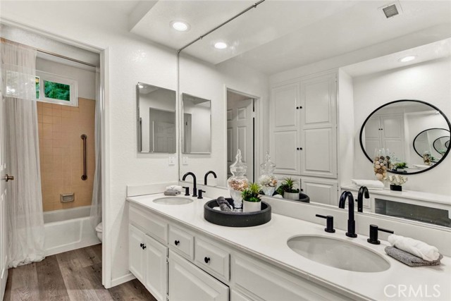 Detail Gallery Image 15 of 20 For 2569 Elden Ave #5,  Costa Mesa,  CA 92627 - 2 Beds | 2/1 Baths