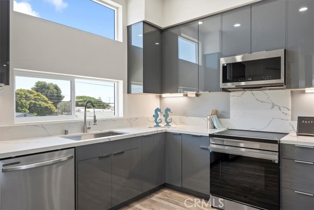 1296 Saratoga Avenue, Grover Beach CA: https://media.crmls.org/medias/42660531-7f5a-4b30-9337-c003c7d46529.jpg