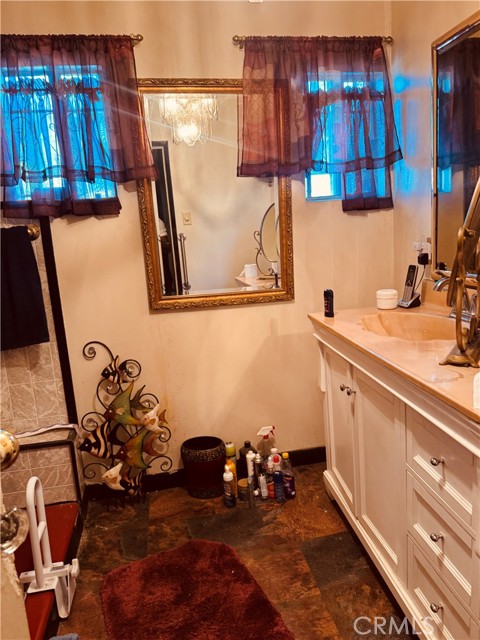 3500 S Norton Avenue, Los Angeles CA: https://media.crmls.org/medias/42669aa9-8a29-46c3-9730-c7629d1e245a.jpg
