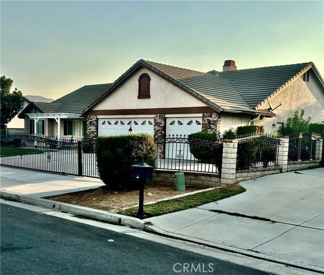 Detail Gallery Image 3 of 21 For 4850 Fairhill Pl, Jurupa Valley,  CA 92509 - 4 Beds | 2/1 Baths