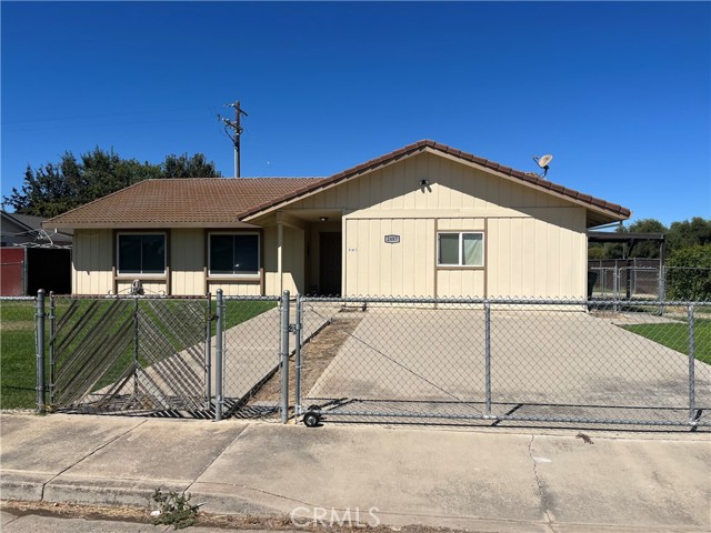 2487 Wolf Street, Merced CA: https://media.crmls.org/medias/4268a1f6-4546-4e91-a290-db15ba25c7d7.jpg