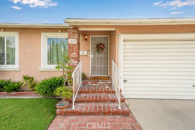Brick entry