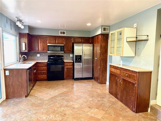 Detail Gallery Image 7 of 39 For 4194 Paseo De Oro, Cypress,  CA 90630 - 3 Beds | 2/1 Baths