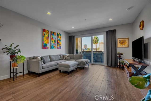 Image 27 of 75 For 300 4th Street 214