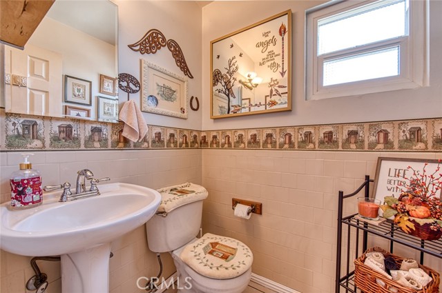 Detail Gallery Image 10 of 20 For 2661 W Chanticleer Road, Anaheim,  CA 92804 - 3 Beds | 2/1 Baths