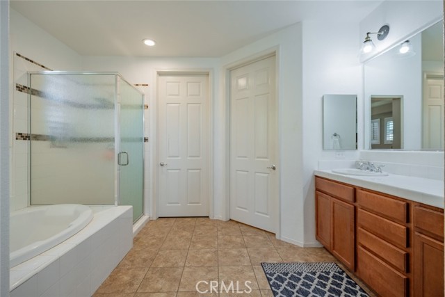 Detail Gallery Image 16 of 37 For 16638 Nicklaus Dr #96,  Sylmar,  CA 91342 - 3 Beds | 2/1 Baths