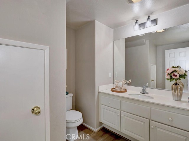 Detail Gallery Image 14 of 39 For 452 N Bloomberry #B,  Orange,  CA 92869 - 3 Beds | 2/1 Baths