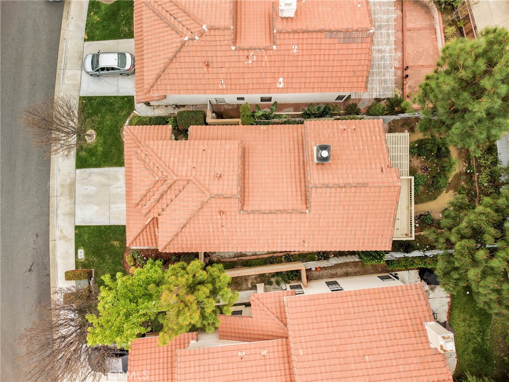 https://media.crmls.org/medias/426ad9d5-9fdd-451e-821e-896c50f0a147.jpg?preset=X-Large