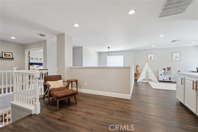 Detail Gallery Image 16 of 38 For 5179 Knollwood Way, Woodland Hills,  CA 91364 - 4 Beds | 3 Baths
