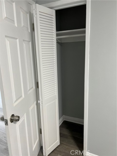 Small bed room closet