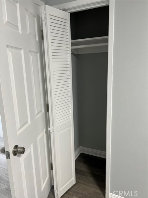 Small bed room closet