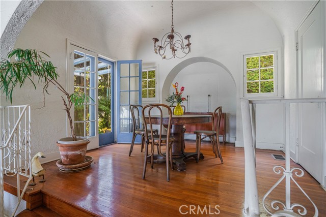 Detail Gallery Image 9 of 25 For 1224 Oberlin Dr, Glendale,  CA 91205 - 1 Beds | 1 Baths