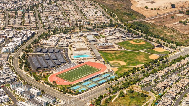 175 Baluster, Irvine CA: https://media.crmls.org/medias/426c7865-5284-4b4f-82a8-b9d8c490f0a9.jpg
