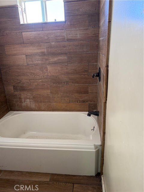 Detail Gallery Image 8 of 20 For 4087 Abbott, Lynwood,  CA 90262 - 2 Beds | 1 Baths