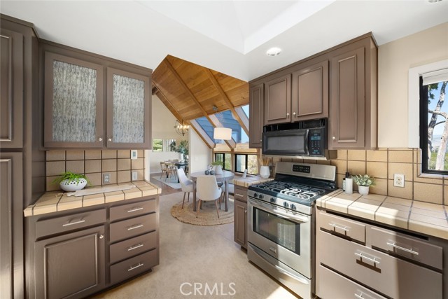 1606 Valley View Drive, Los Osos CA: https://media.crmls.org/medias/426d886b-6107-4ad4-a493-d58e7383a16a.jpg