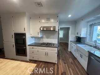 Detail Gallery Image 15 of 37 For 12402 Cumpston, Valley Village,  CA 91607 - 4 Beds | 4 Baths