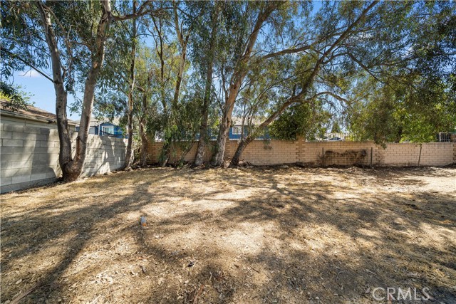 8139 N Maple Avenue, Rialto CA: https://media.crmls.org/medias/426e6a64-fda7-4fbf-83ea-e99acb655c71.jpg