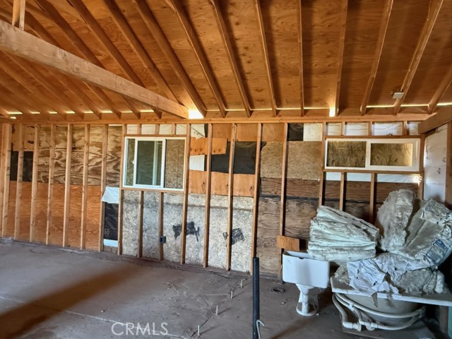 2503 Gerrymander Road, Barstow CA: https://media.crmls.org/medias/426e6c36-3684-4d60-81bb-9170f35ed8d9.jpg