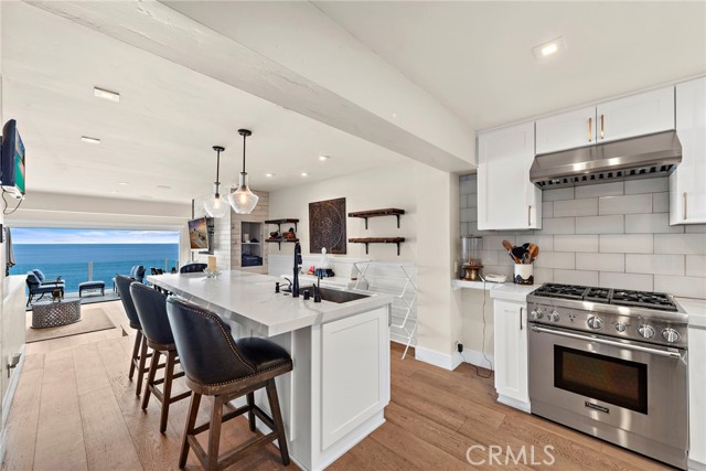 Detail Gallery Image 9 of 22 For 2482 Glenneyre St, Laguna Beach,  CA 92651 - 3 Beds | 3/1 Baths