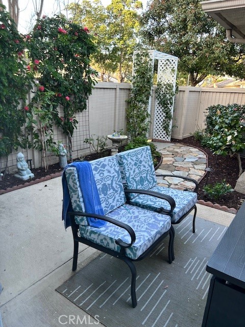 Detail Gallery Image 2 of 12 For 39 S Dogwood, Irvine,  CA 92612 - 3 Beds | 2 Baths